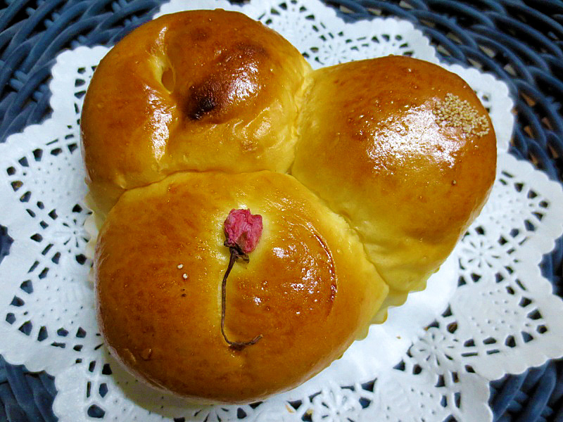 神戸の手作りパン屋さんホルスのおすすめパン｜「三食パン」￥200(税込￥216)[名谷限定]