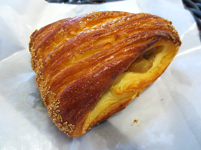 神戸の手作りパン屋さんホルスのおすすめパン｜「マロンのパンスイス」￥240(税込￥259.2)[新長田限定]