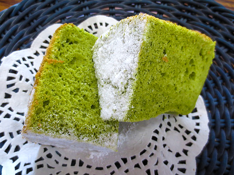 神戸の手作りパン屋さんホルスのおすすめパン｜「抹茶とクリームチーズのしっとりシフォンケーキ」[新長田限定]