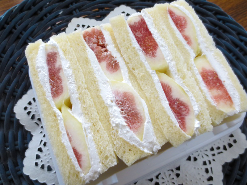 神戸の手作りパン屋さんホルスのおすすめパン｜「無花果のフルーツサンド」￥520(税込￥561.6)[名谷限定]